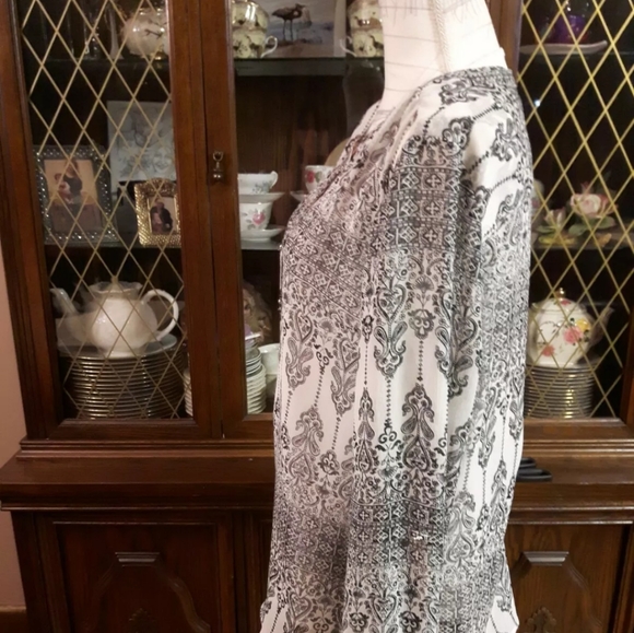 Paisley White and Black Top Size L - Picture 3 of 7